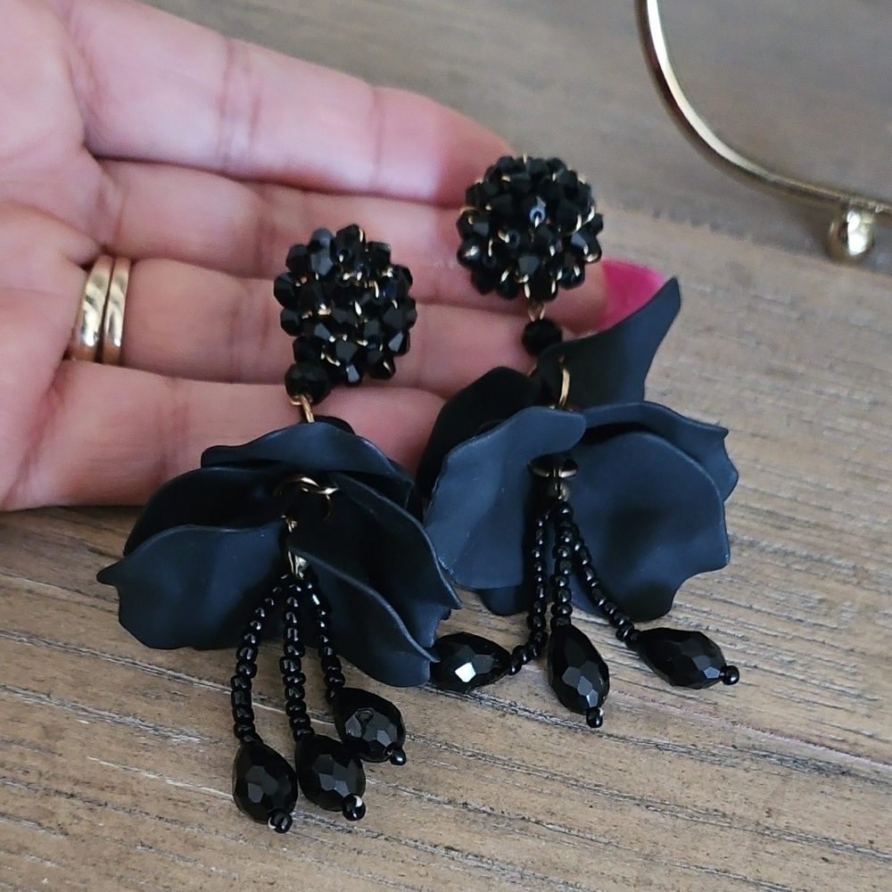 Elegant Black Floral Earrings